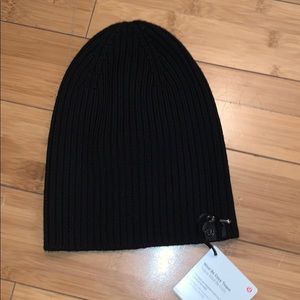 Lululemon wool be cozy toque